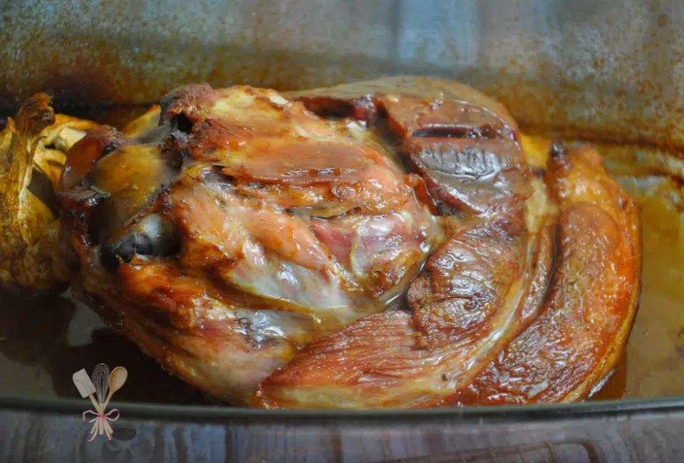 Ciolan la cuptor, rasol de porc gatit cu mirodenii in bere VIDEO 1 ciola la cuptor in bere