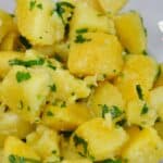salata de cartofi cu usturoi si patrunjel