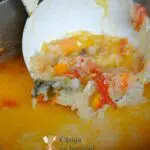 Ciorba de varza cu afumatura – simplă și savuroasă VIDEO