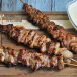 souvlaki de pui frigarui de pui in stil grecesc
