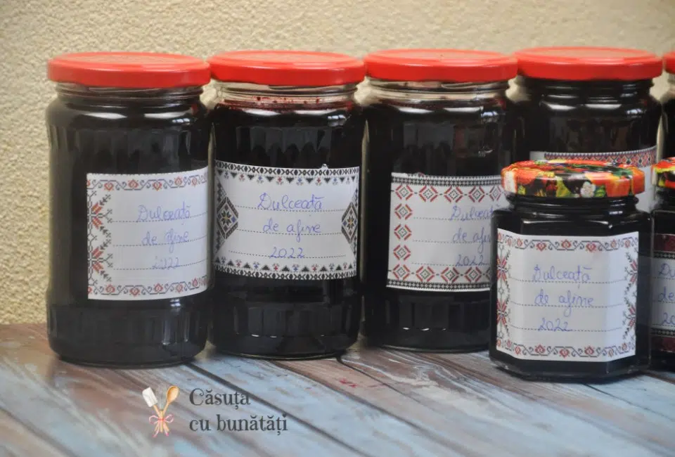 Dulceata de afine, reteta clasica, colorata si irezistibil de gustoasa VIDEO 4 borcane cu dulceata de afine