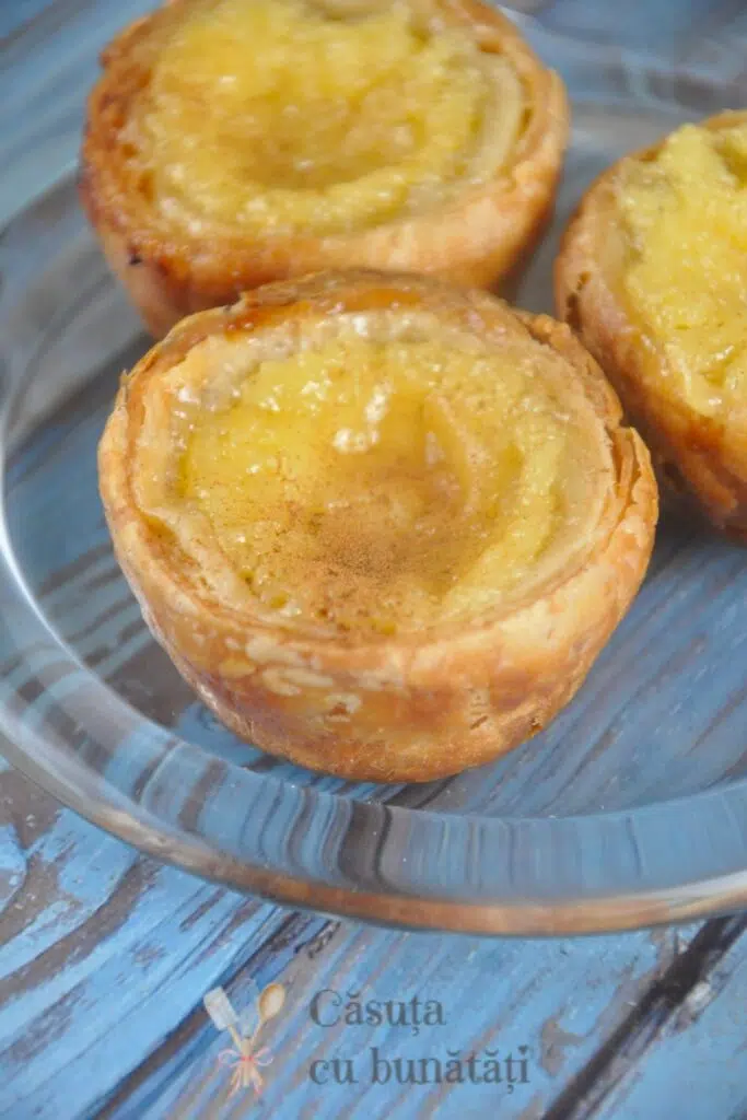 Pasteis de Nata, delicioasele tarte portugheze cu crema de vanilie VIDEO 2 tarte portugheze de vanilie