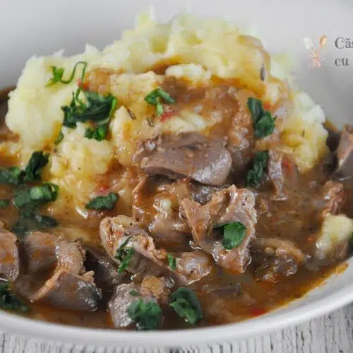 Tocanita de pipote si inimi de pui, reteta simpla si savuroasa VIDEO 2 tocanita de maruntaie de pui