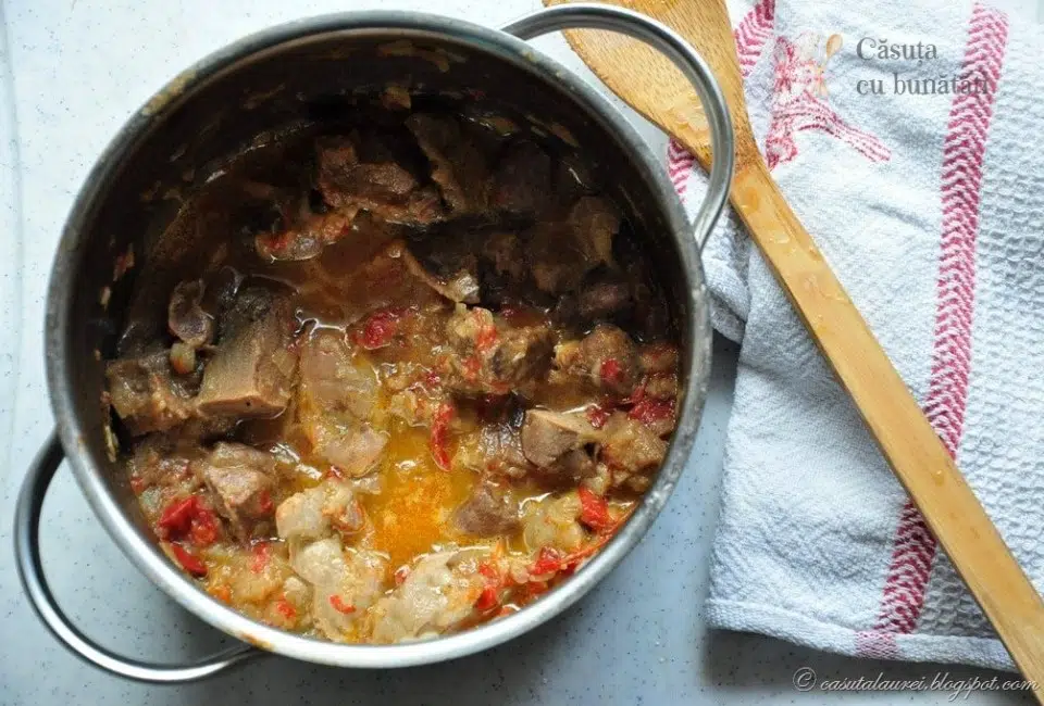 Tocanita de pipote si inimi de pui, reteta simpla si savuroasa VIDEO 5 tocanita de pipote si inimi