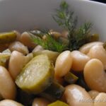 salata de fasole boabe cu ceapa calia si muraturi