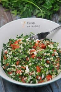 Salata tabbouleh cu bulgur și pătrunjel, sățioasă și foarte sănătoasă VIDEO