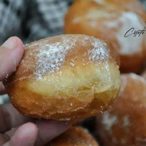 Gogoși pufoase, povestea dulce care se repetă cu drag VIDEO 9 gogosi pufoase