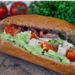 sandwich caprese cu avocado