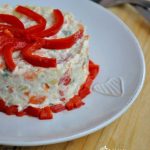 Salata de boeuf preparata cu carne de pui, legume si maioneza