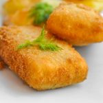 Cașcaval pane perfect – crocant la exterior, elastic și topit în interior