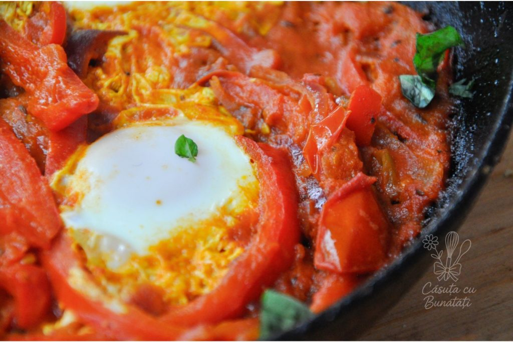 Shakshuka reteta orientala de ghiveci de legume cu oua 3 shakshuka in sos de rosii