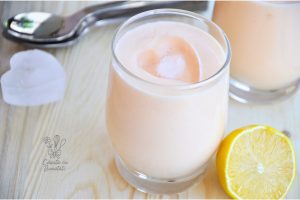 Smoothie de pepene galben – răcoritor, cremos și gata în 5 minute