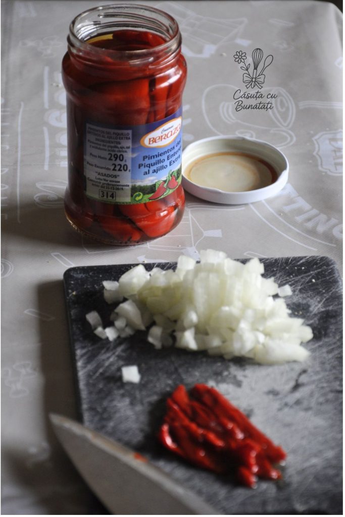 Calamari provensali cu roșii deshidratate 4 Ceapă verde, dovlecel, ardei și usturoi pregătite pentru calamarii provensali
